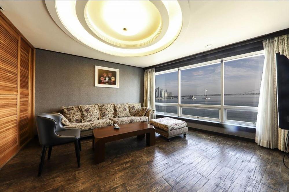 Bridge Hotel Busan Exterior foto